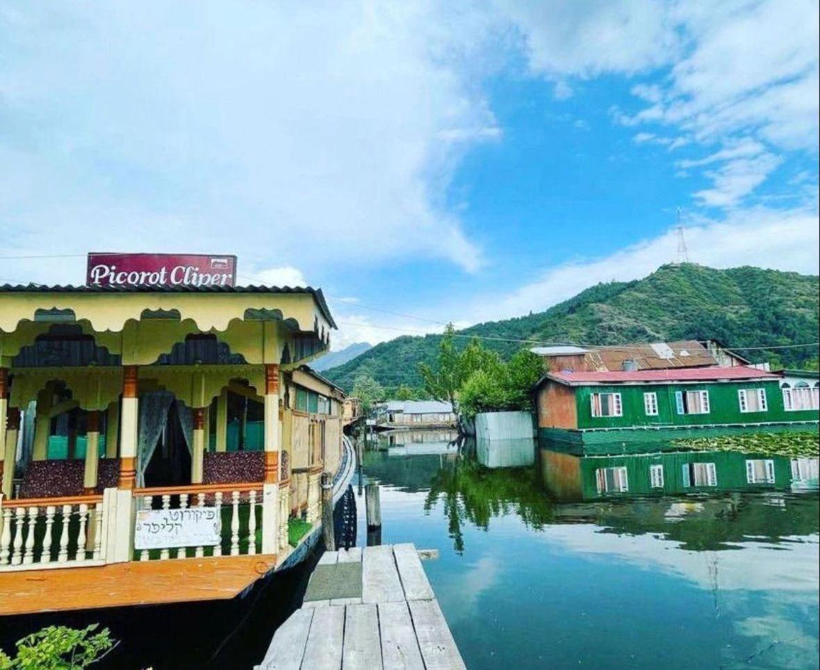 Amina Group Of Houseboats Hotell Srīnagar Exteriör bild